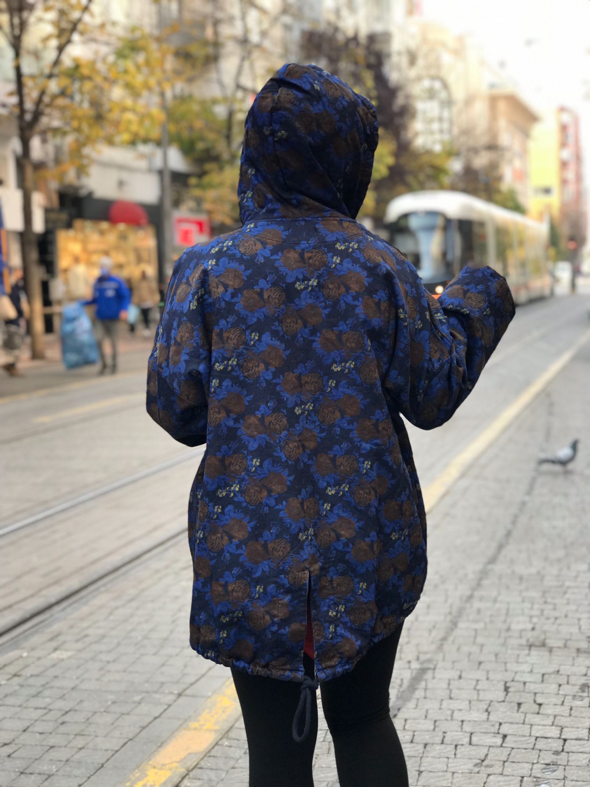 ÇİÇEKLİ KAPŞONLU CEKET