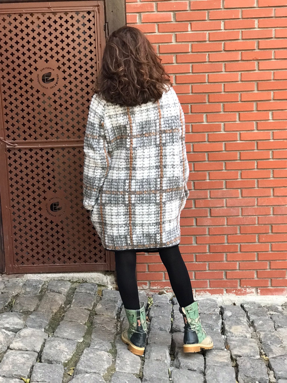 KEÇE DÜĞMELİ KABAN