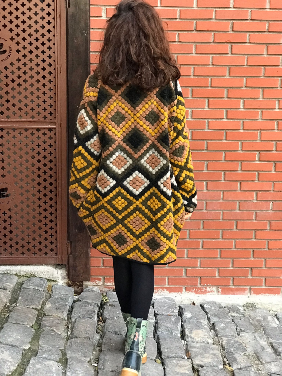 KEÇE DÜĞMELİ KABAN