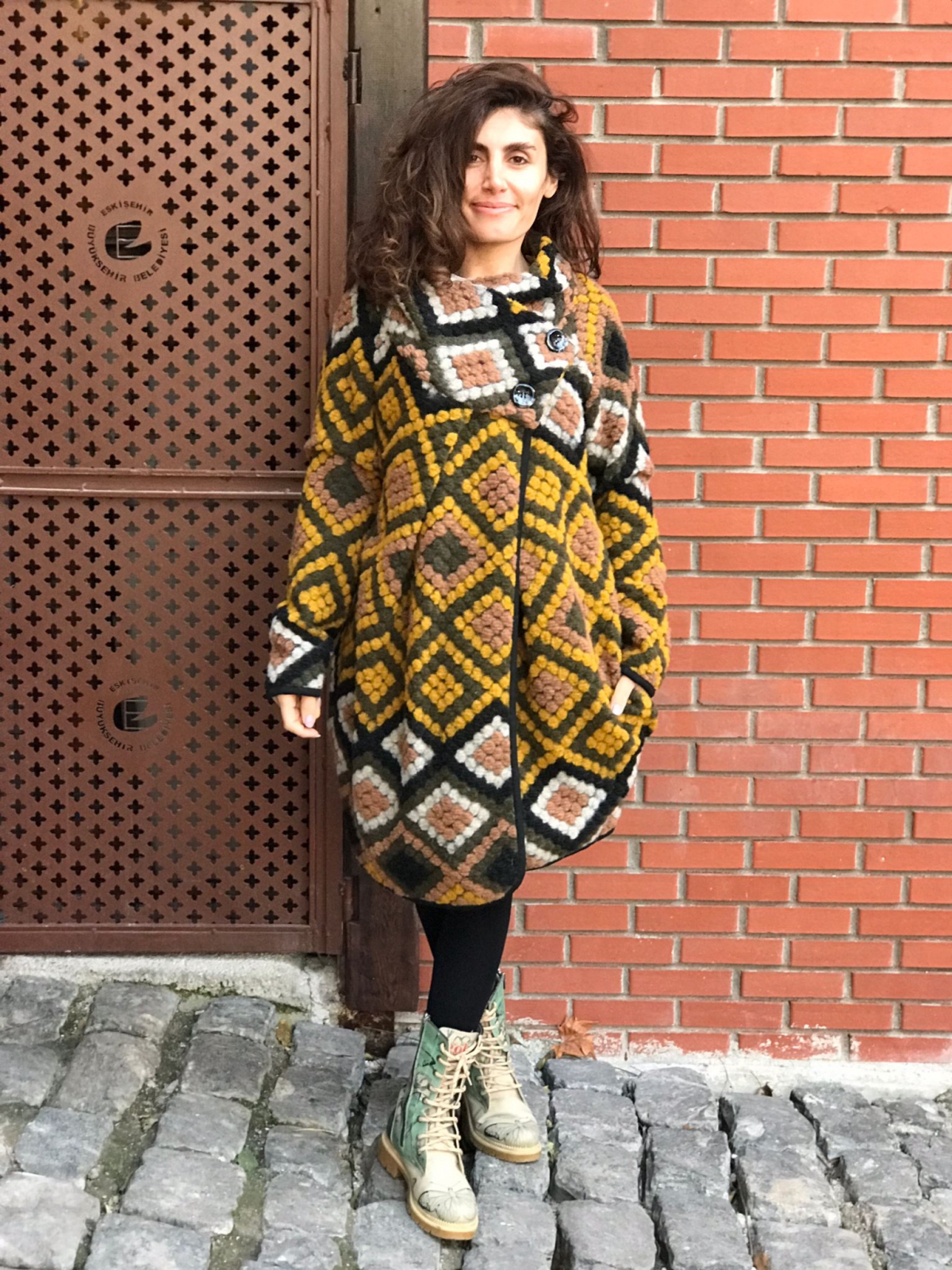 KEÇE DÜĞMELİ KABAN