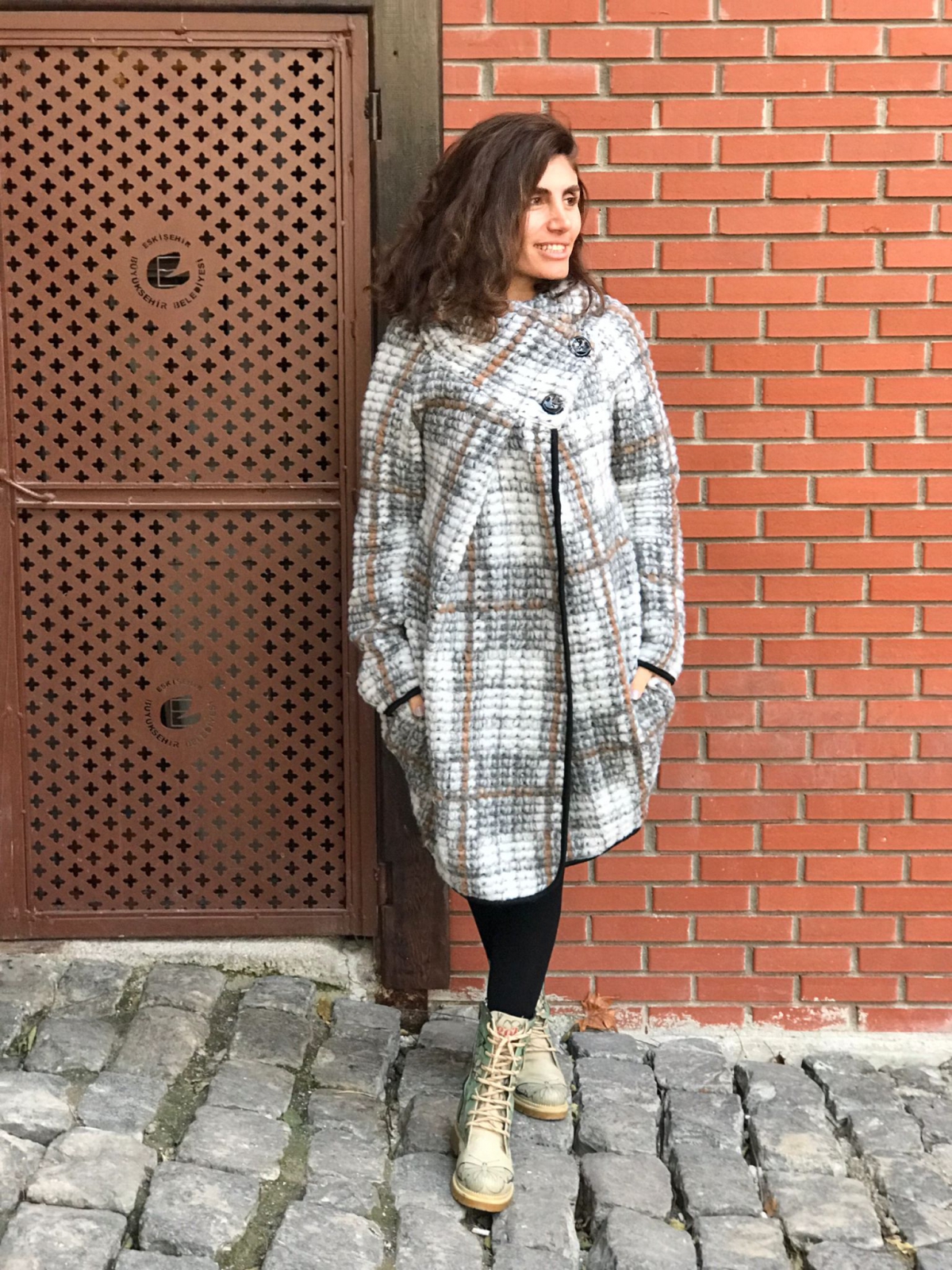 KEÇE DÜĞMELİ KABAN