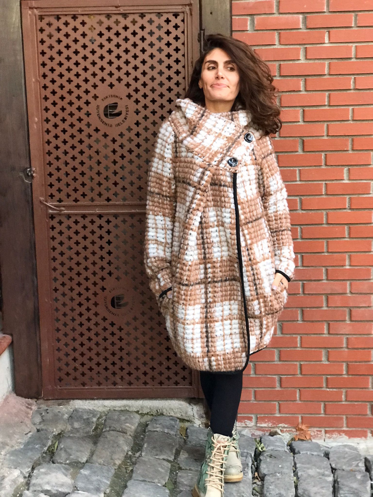 KEÇE DÜĞMELİ KABAN