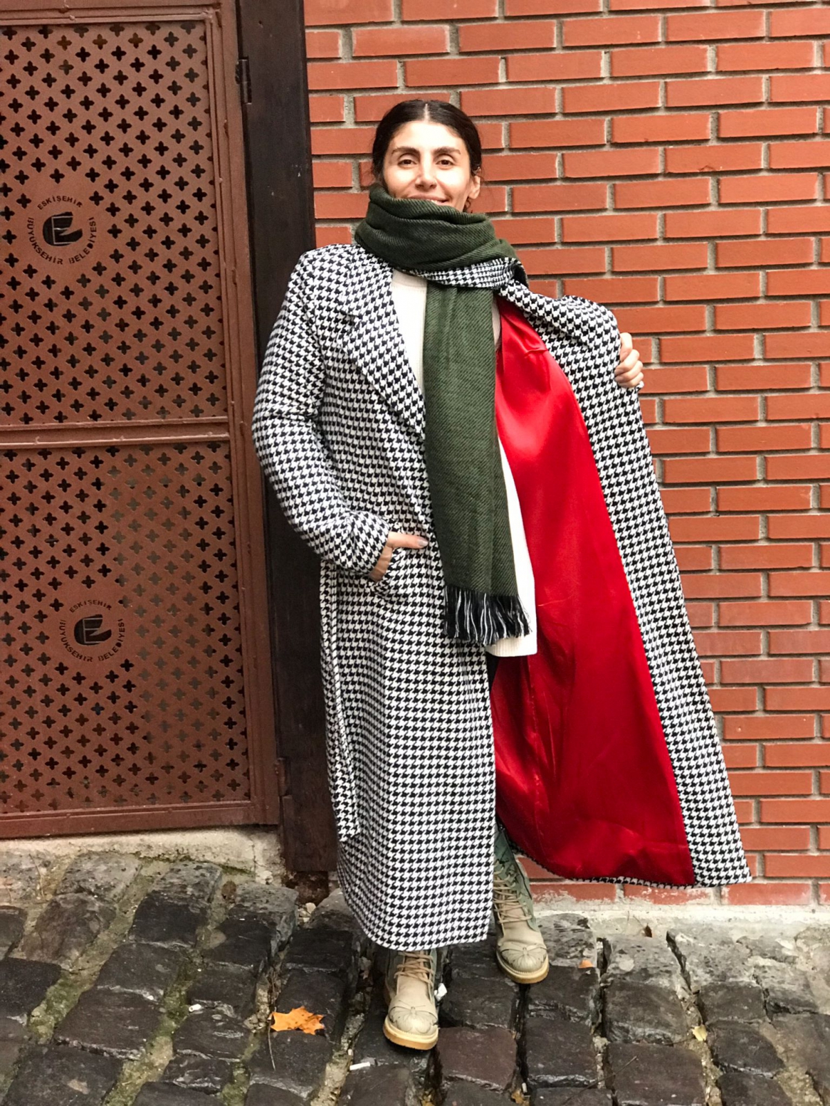 Siyah beyaz kaşe kaban