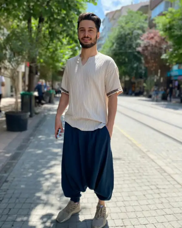 Kolu işli krem gömlek