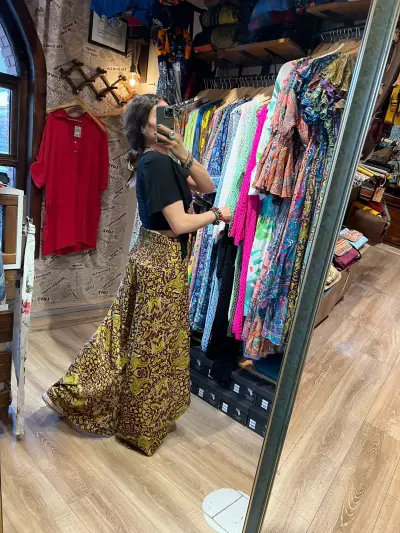 İpek Yırtmaçlı Pantolon