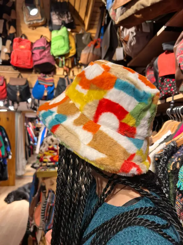Peluş Renkli Şapka