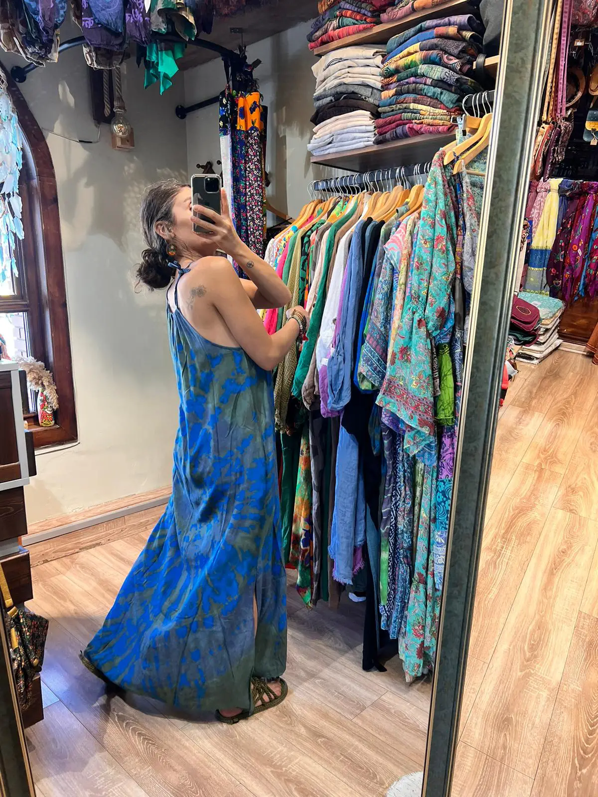 Batik Yan Yırtmaç Elbise 