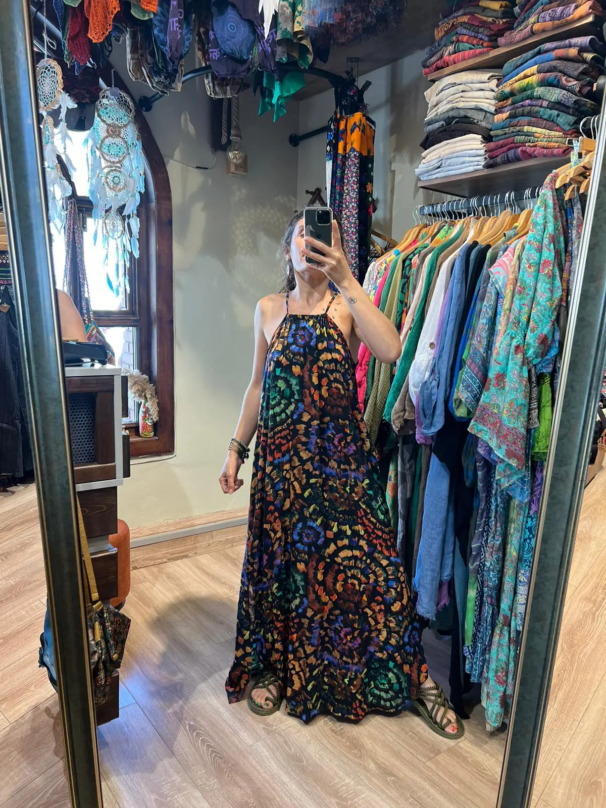 Desenli Yan Yırtmaç Elbise