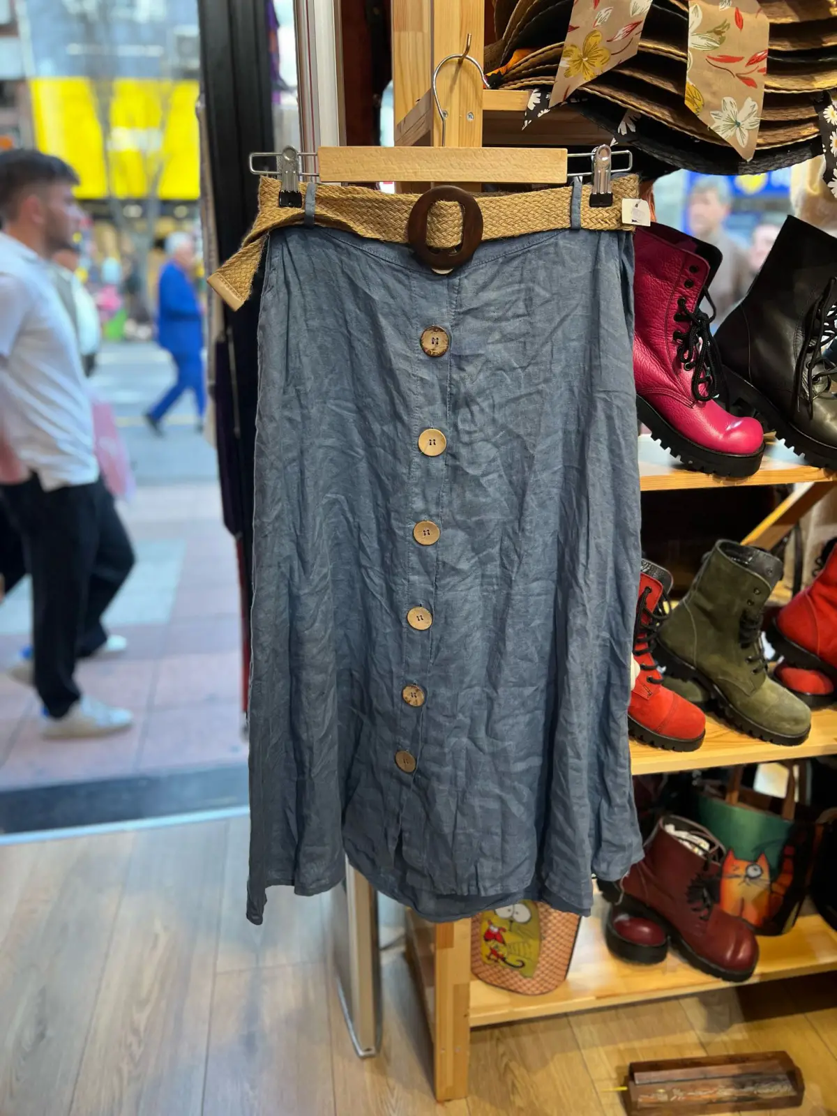 Düğmeli Keten Kemerli Etek