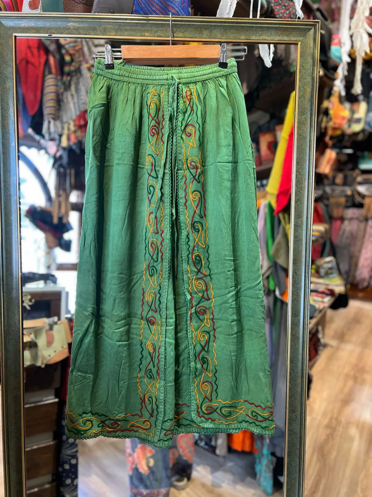 Kapaklı İşli Pantolon 