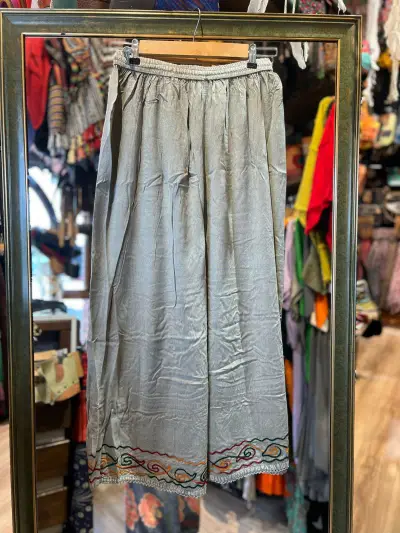 Kapaklı İşli Pantolon 