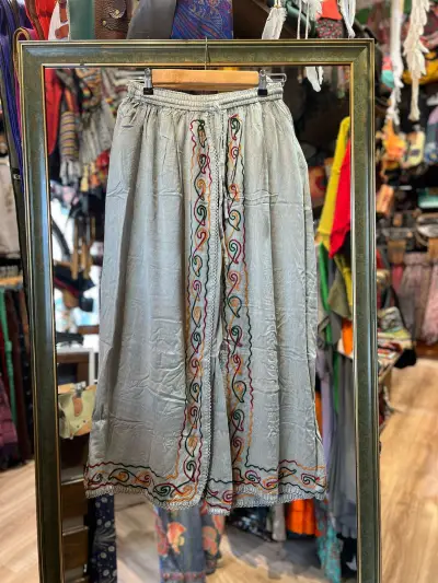Kapaklı İşli Pantolon 