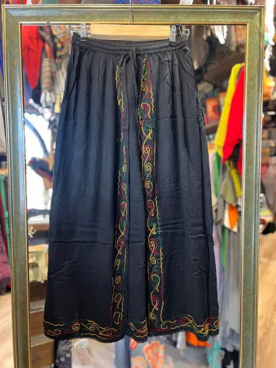 Kapaklı İşli Pantolon 