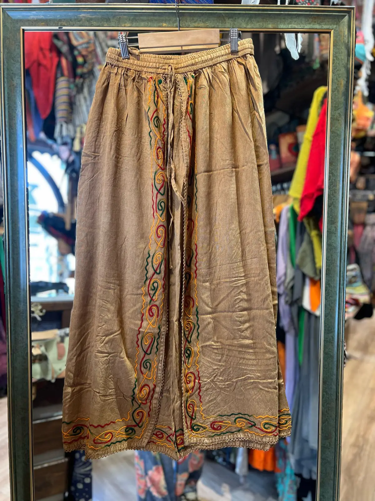 Kapaklı İşli Pantolon 