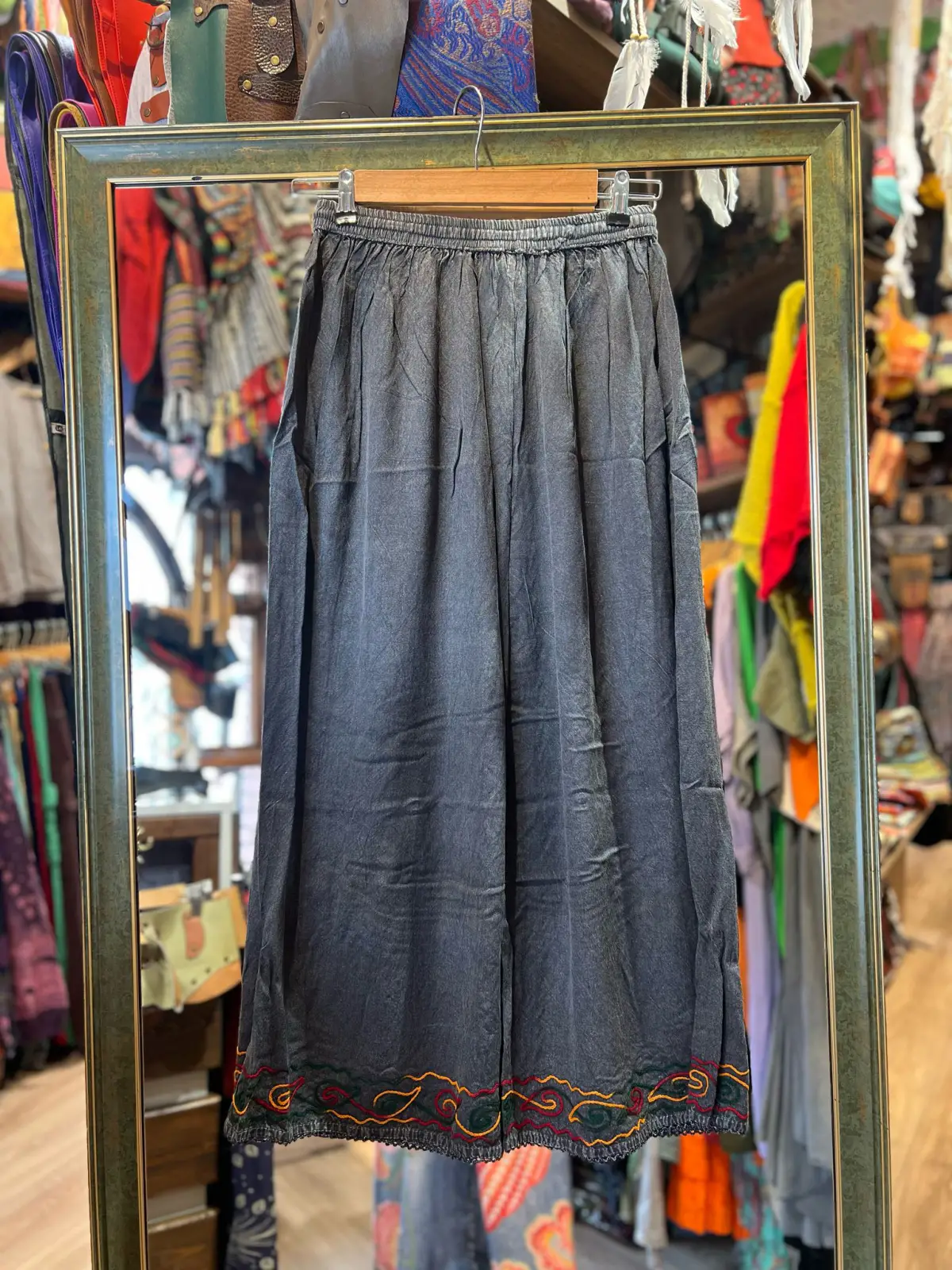 Kapaklı İşli Pantolon 