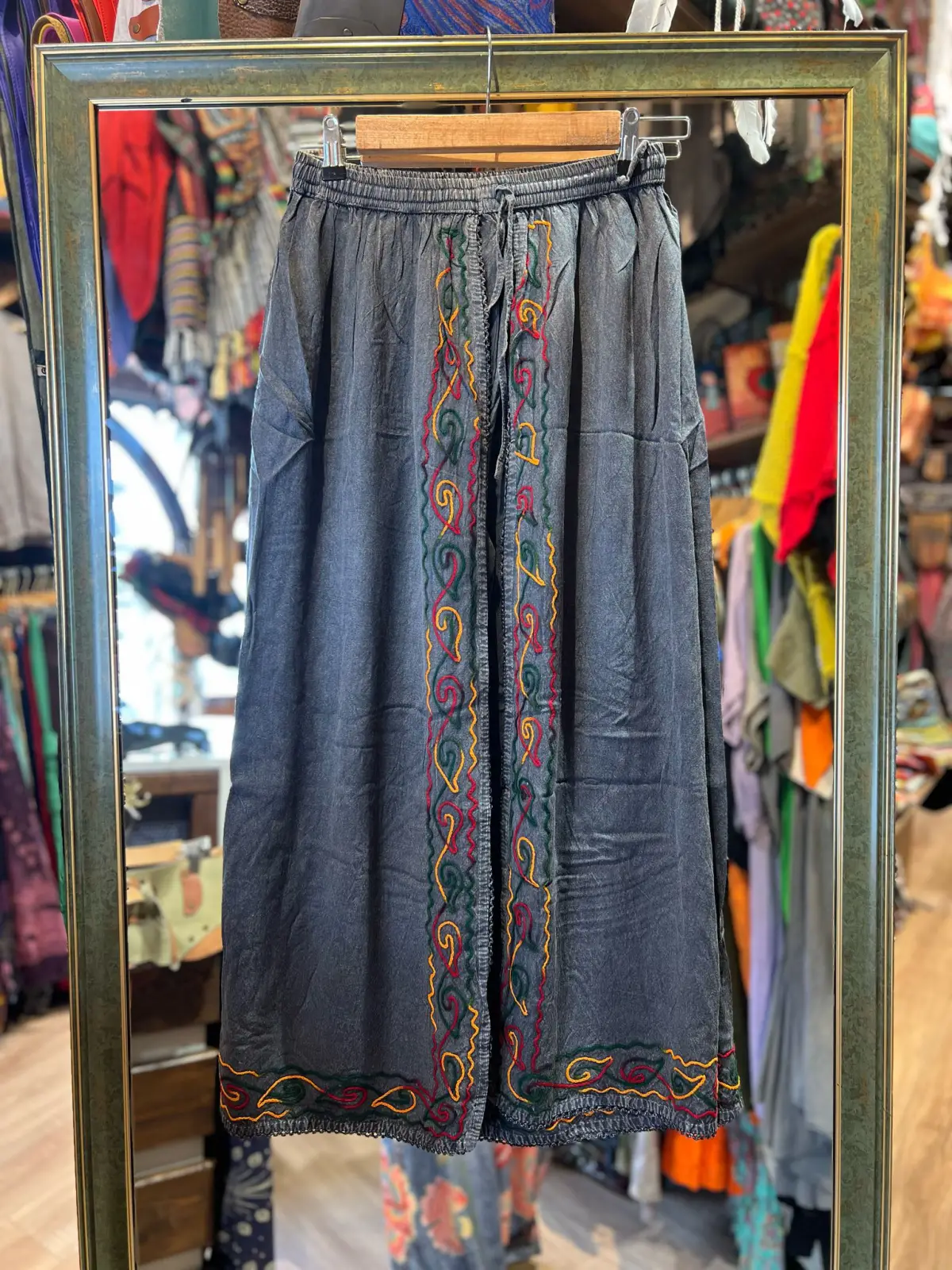 Kapaklı İşli Pantolon 