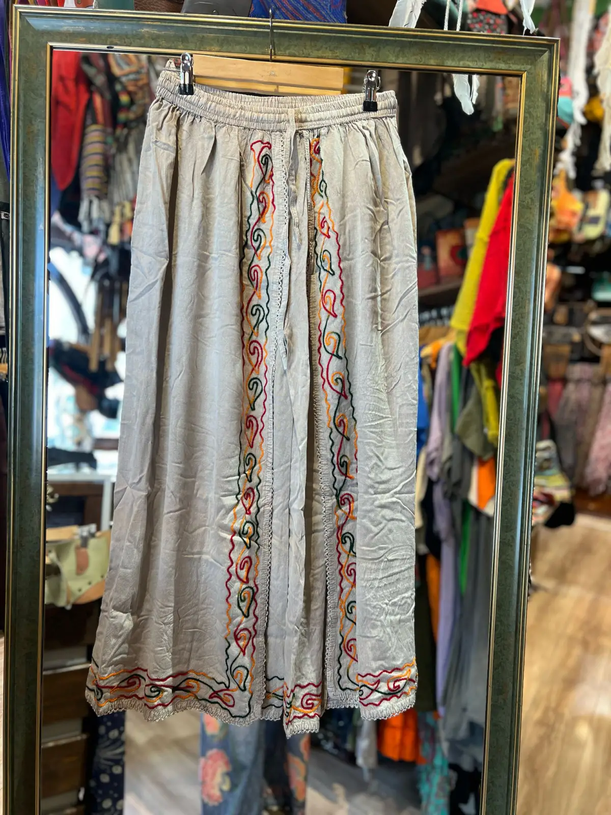 Kapaklı İşli Pantolon 