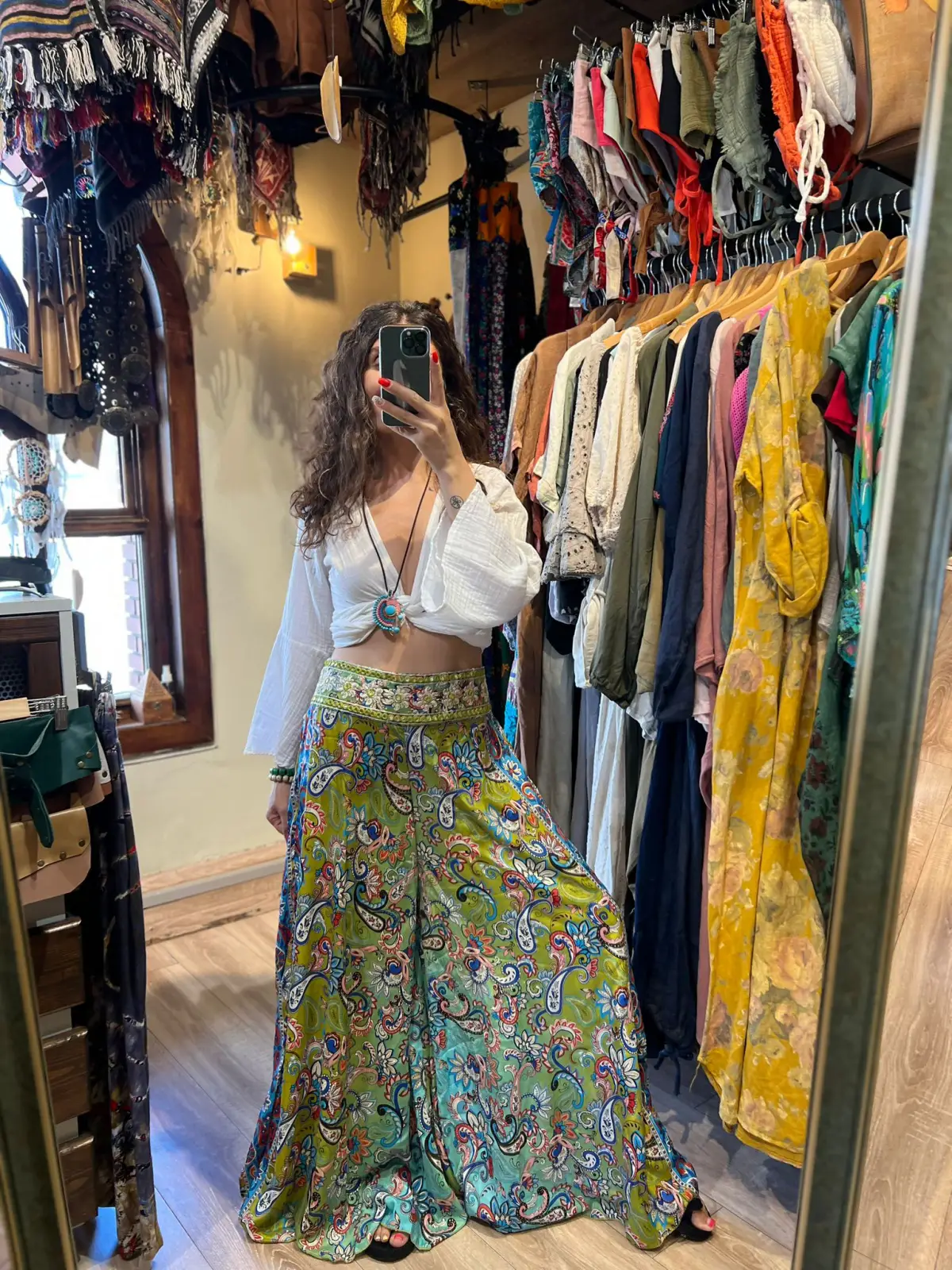 Beli İşli İpek Desenli Pantolon