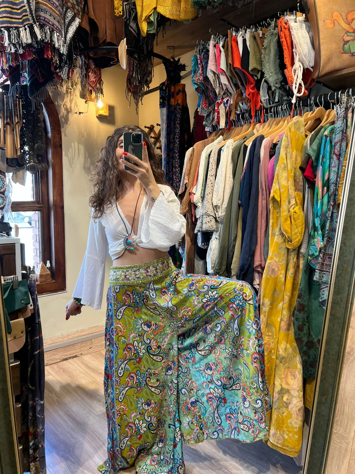 Beli İşli İpek Desenli Pantolon