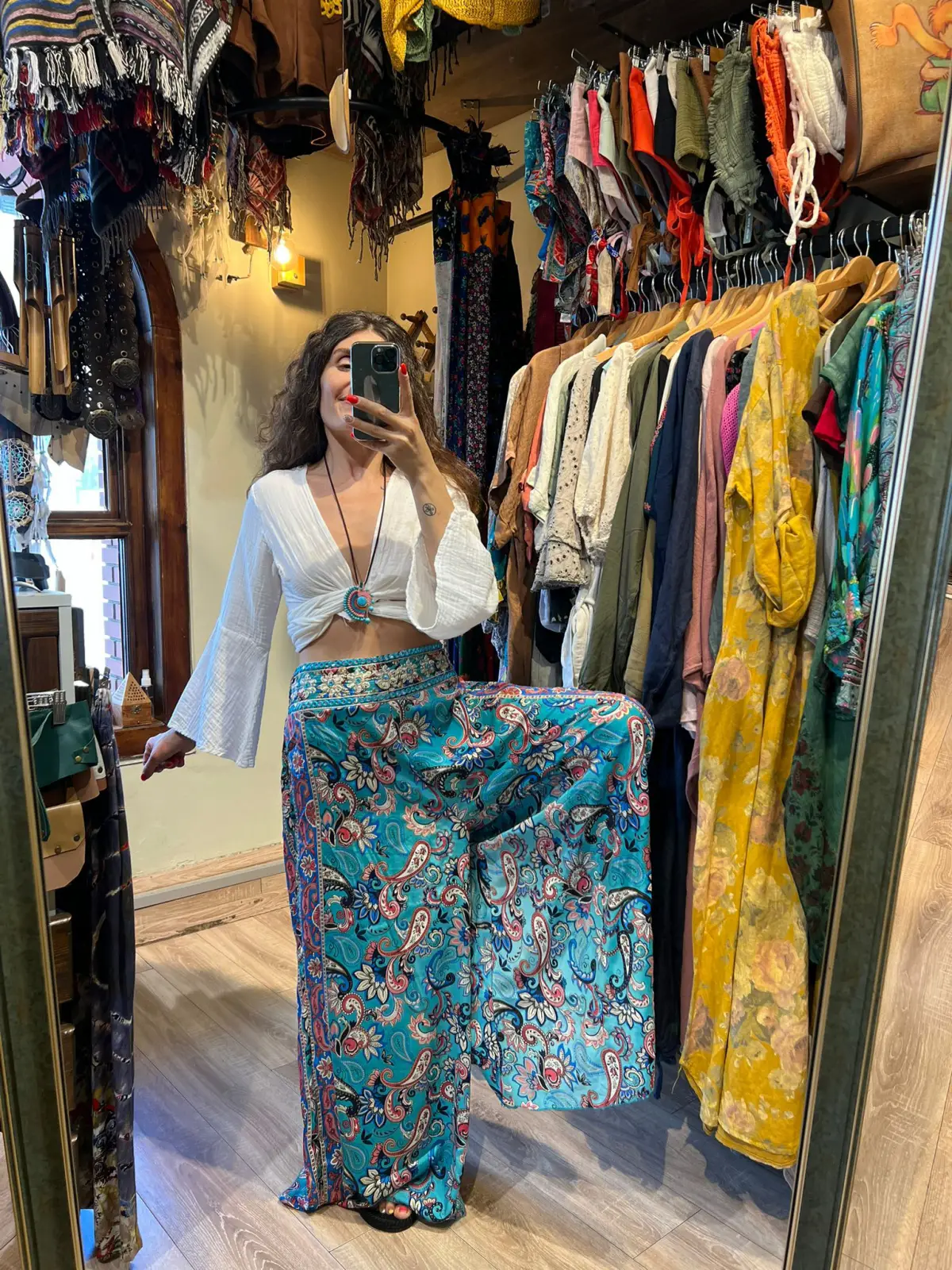 Beli İşli İpek Desenli Pantolon