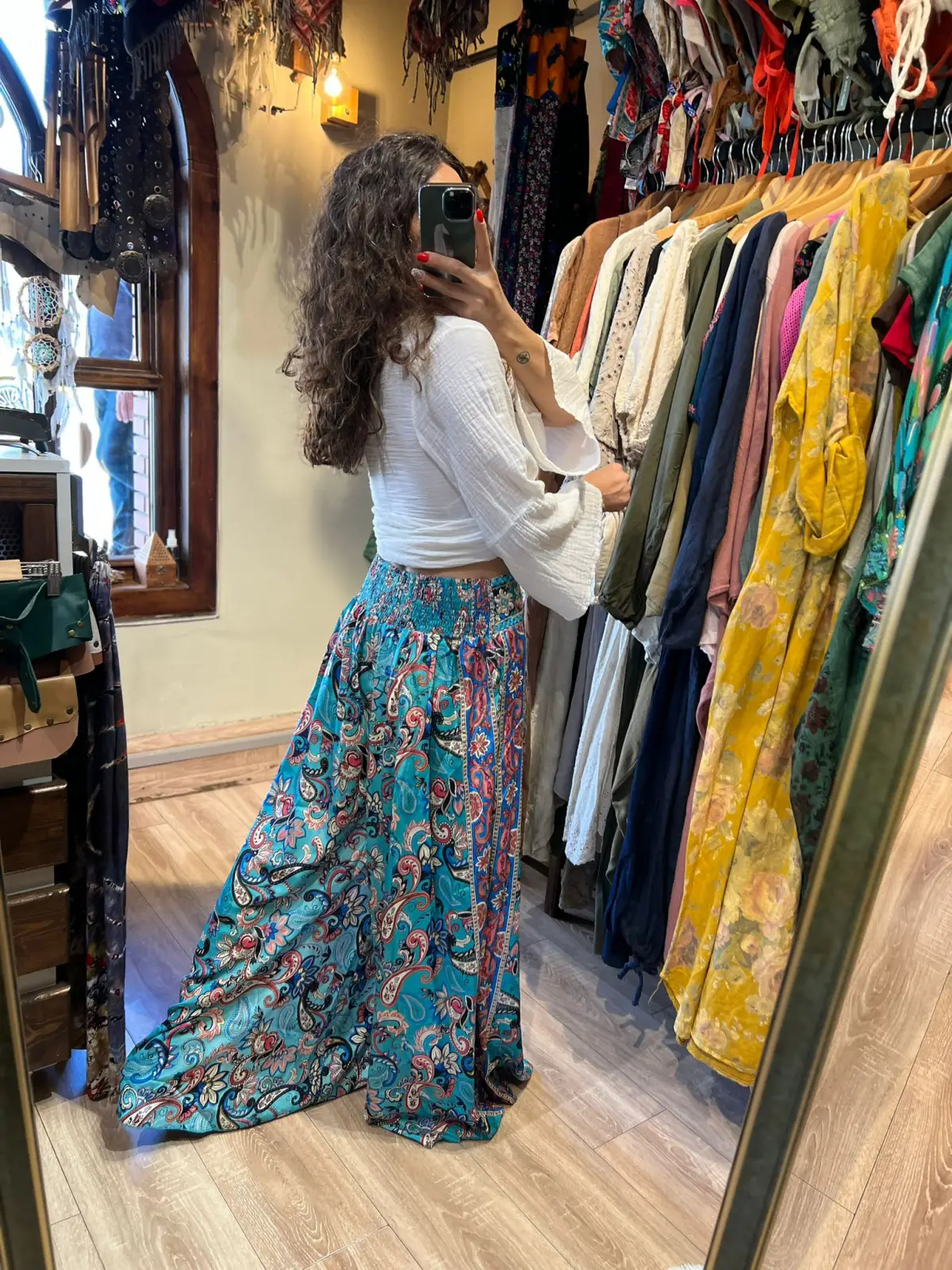 Beli İşli İpek Desenli Pantolon