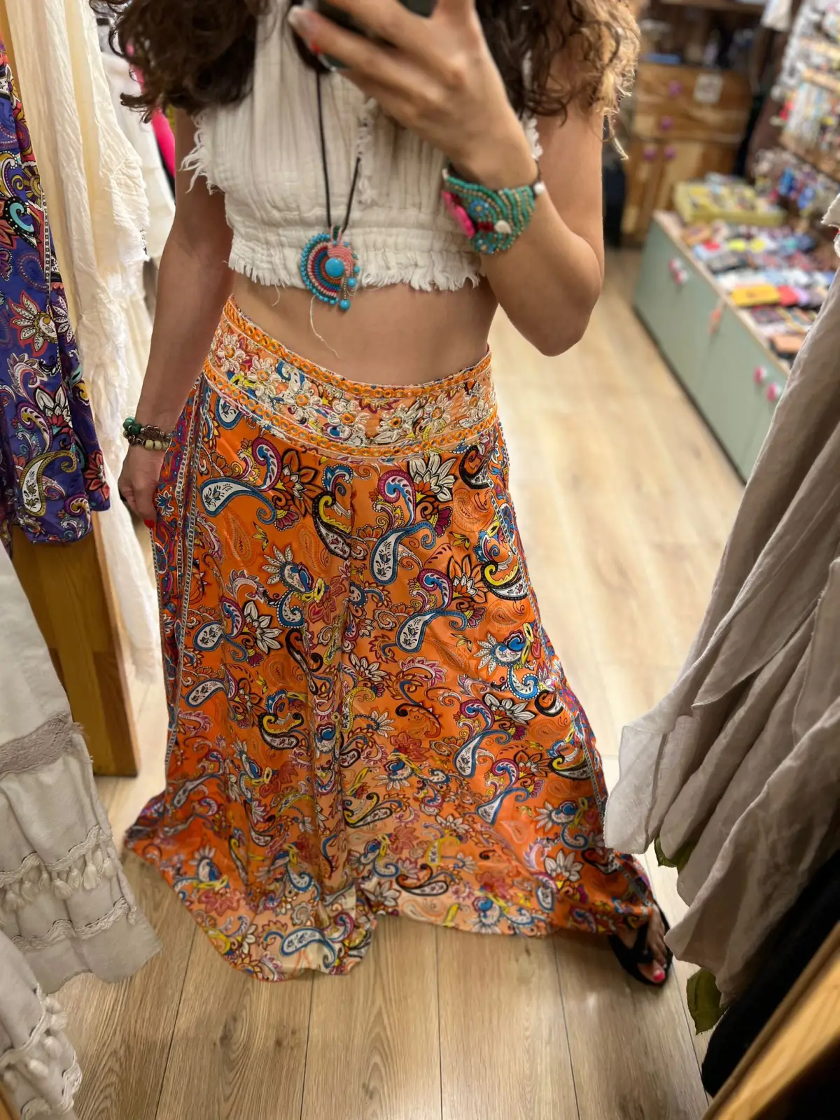 Beli İşli İpek Desenli Pantolon