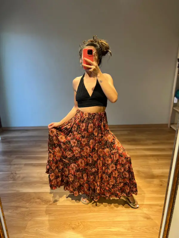 Tiril Etek