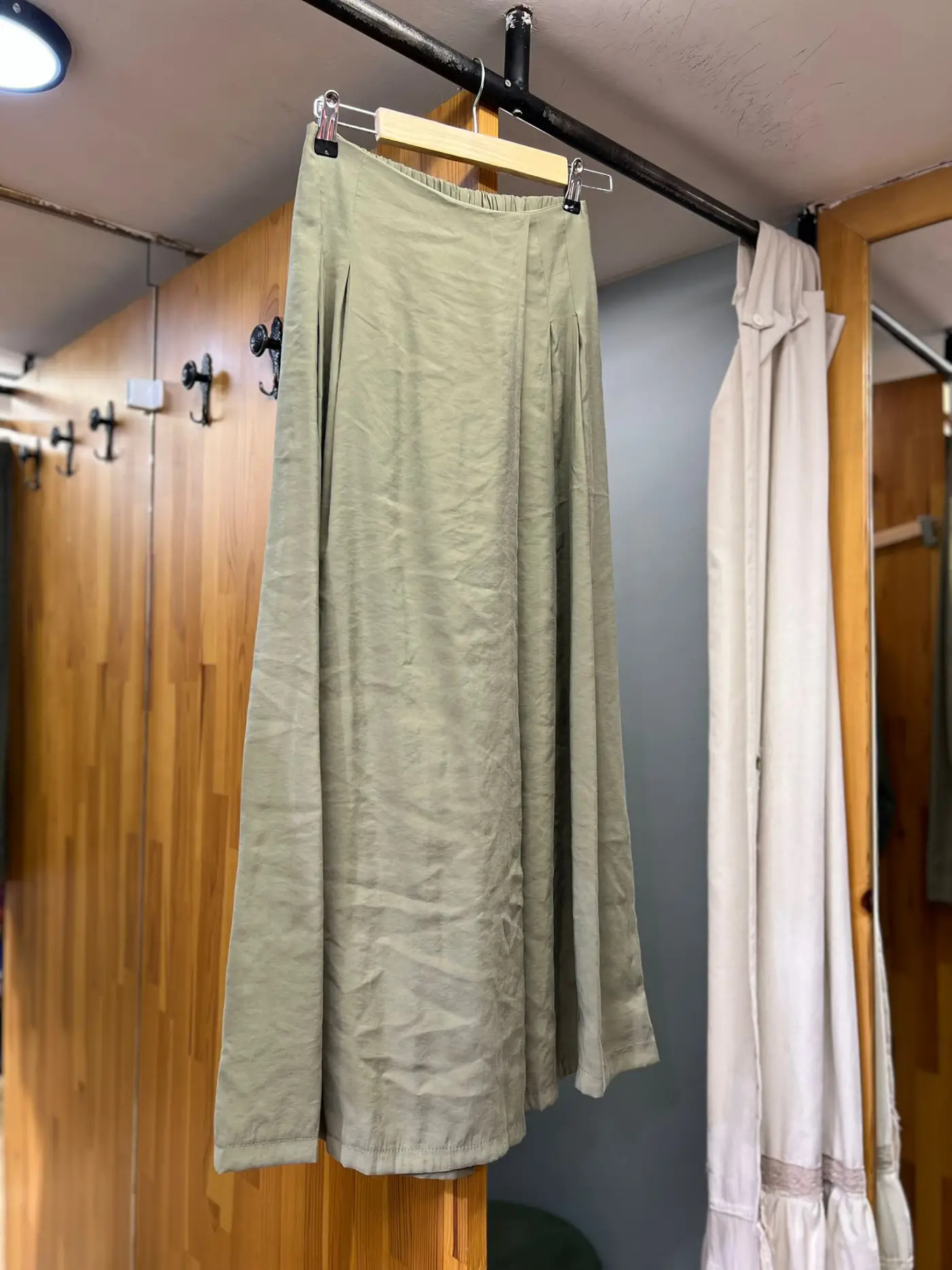 Lal Pantolon