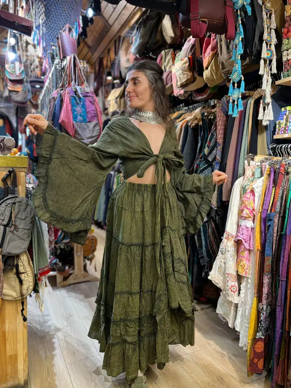 Takım İspanyol Şeli Bluz Etek