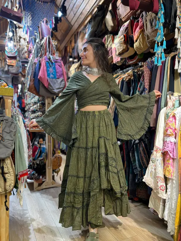 Takım İspanyol Şeli Bluz Etek