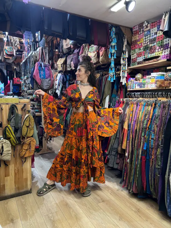 Desenli İspanyol Şeli Takım