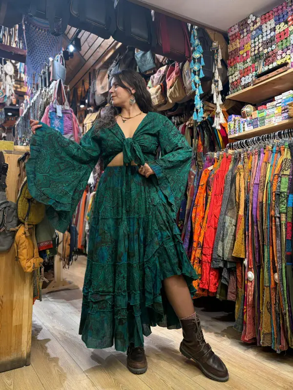 Takım Desenli İspanyol Şeli Bluz Etek