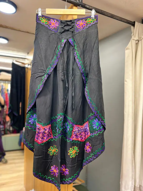 İşlemeli Ari Pantalon