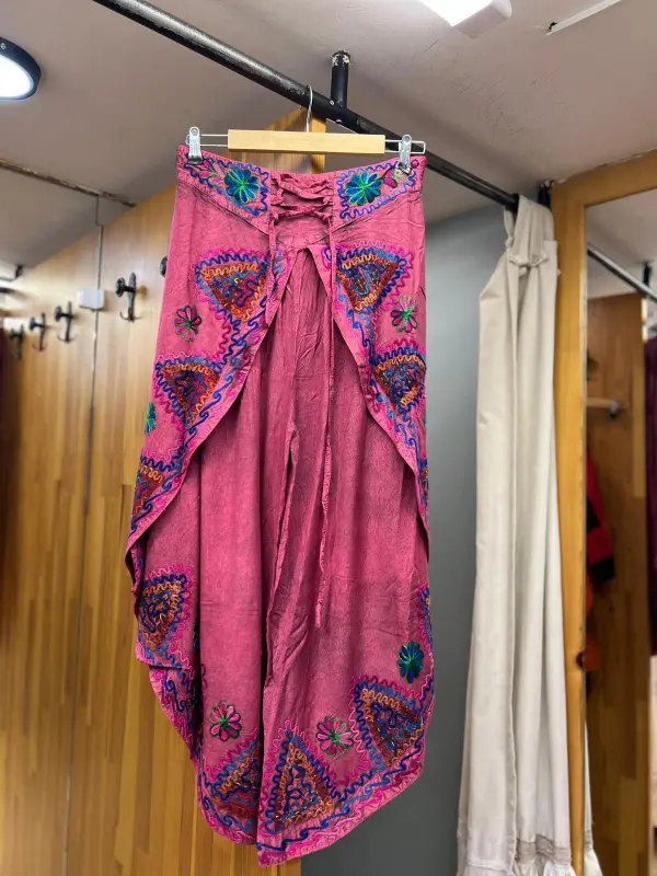 İşlemeli Ari Pantalon