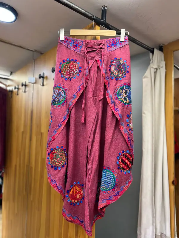 İşlemeli Ari Pantalon