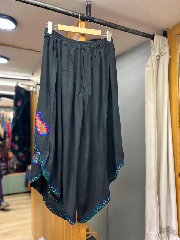 İşlemeli Ari Pantalon