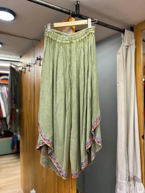 İşlemeli Ari Pantalon