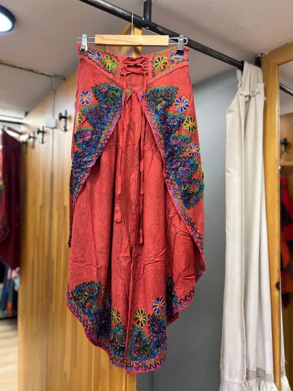 İşlemeli Ari Pantalon