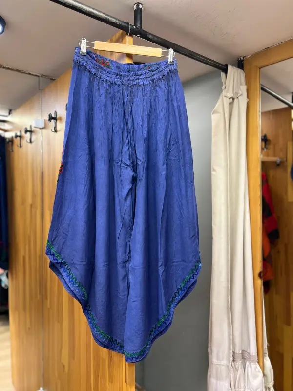 İşlemeli Ari Pantalon