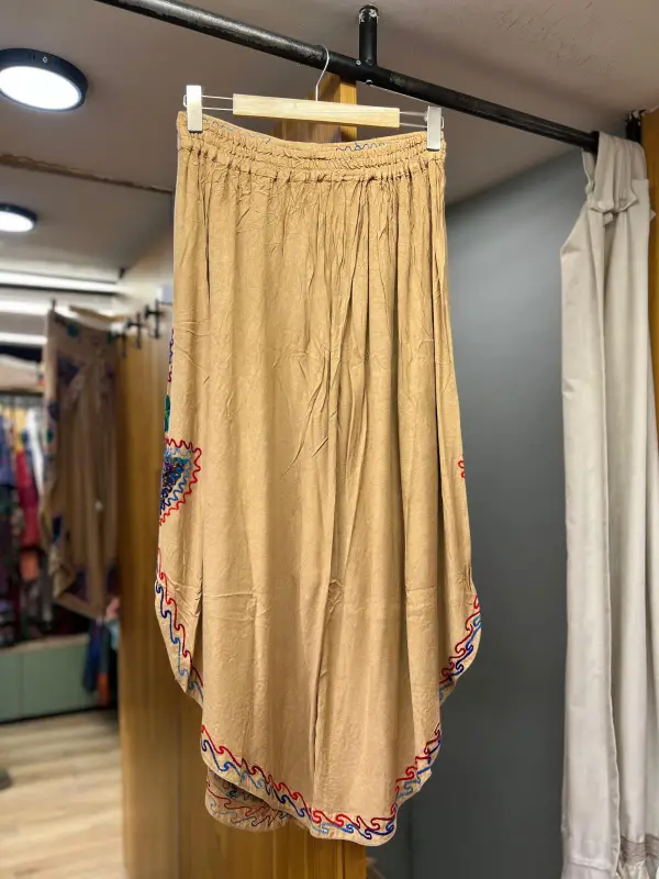 İşlemeli Ari Pantalon