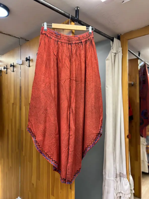 İşlemeli Ari Pantalon