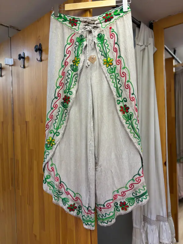 İşlemeli Desenli Pantolon