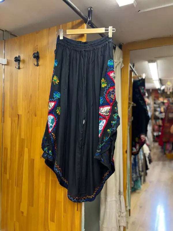 İşlemeli Desenli Pantolon