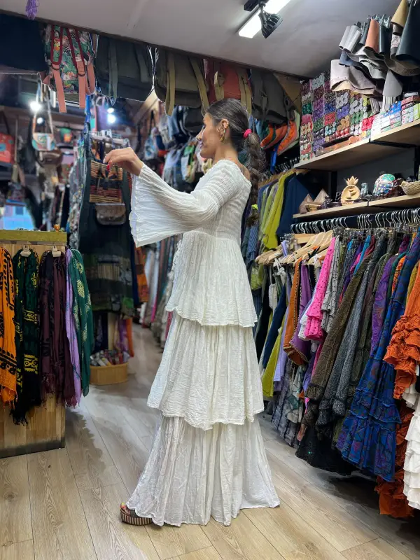 Katlı Elbise